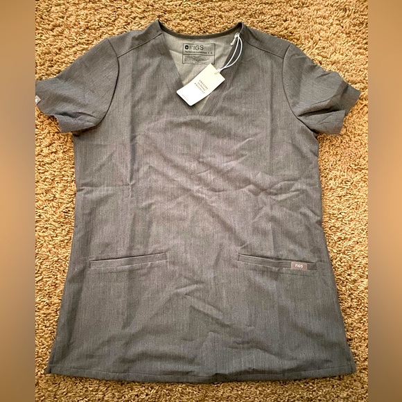 NWT FIGS Casma Scrub Top Color Graphite Size Small Double Pockets - Picture 1 of 1